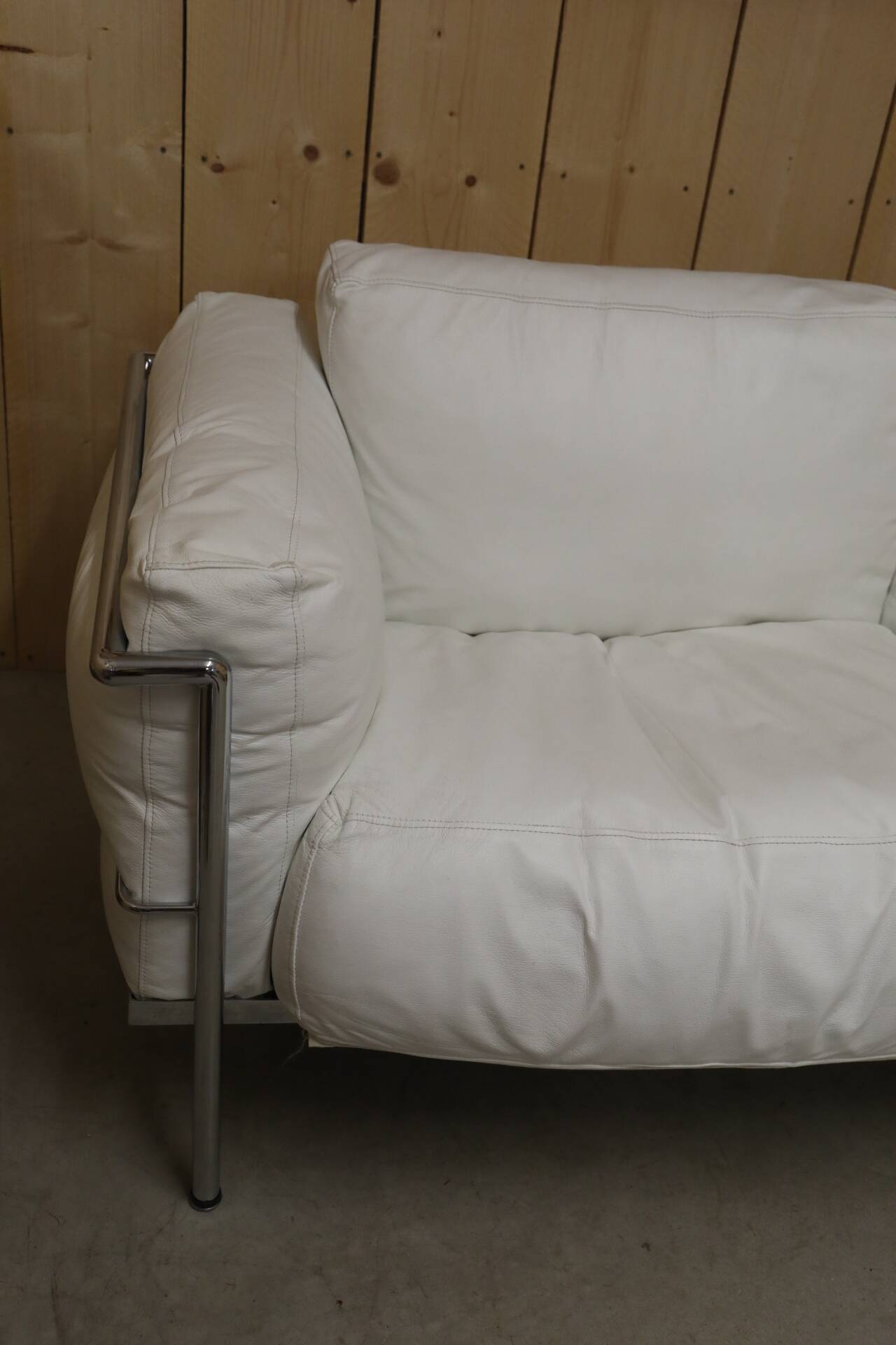 LC3 sofa by Le Corbusier, chrome and white leather