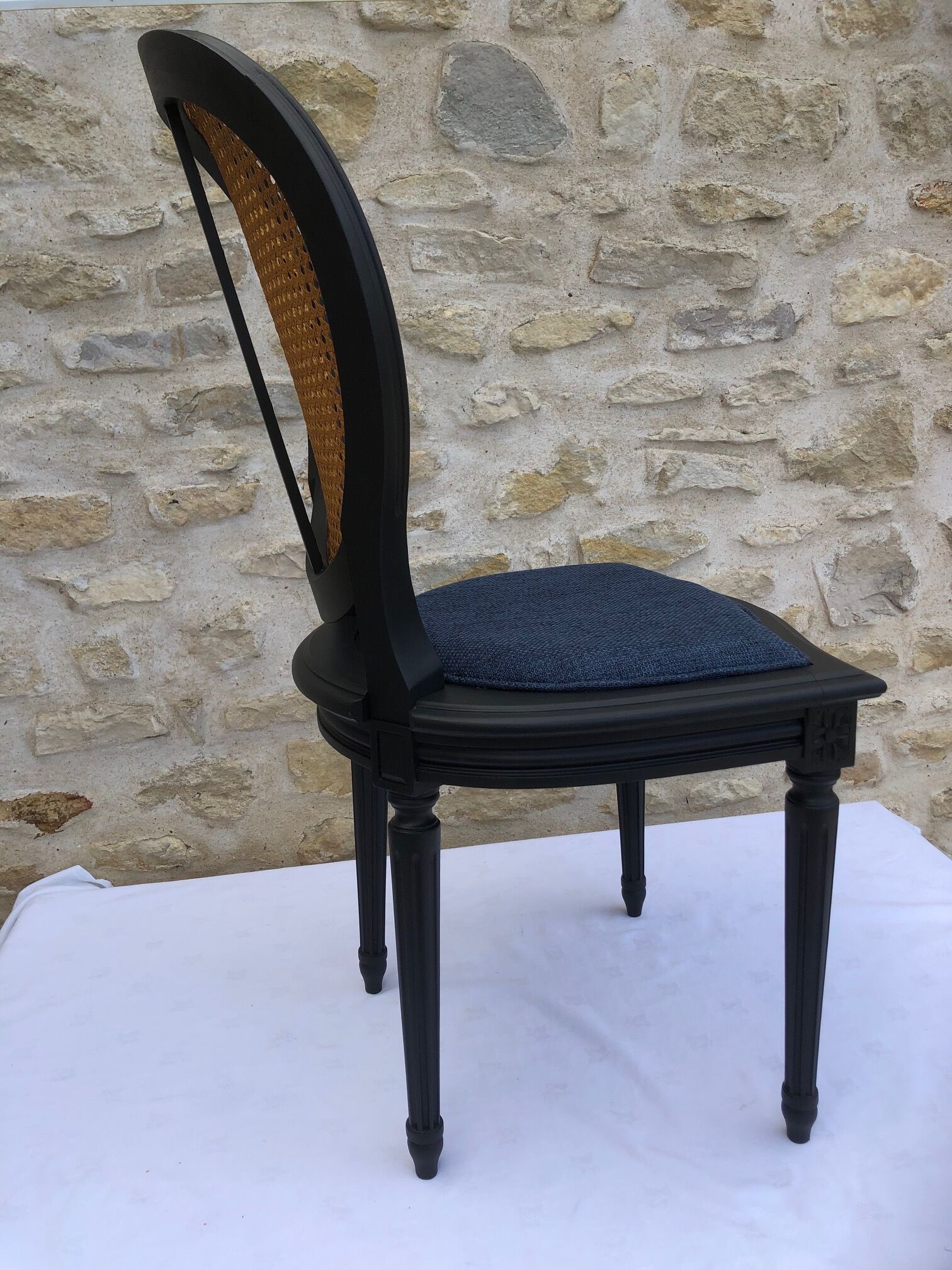 Chair wood medallion canned back