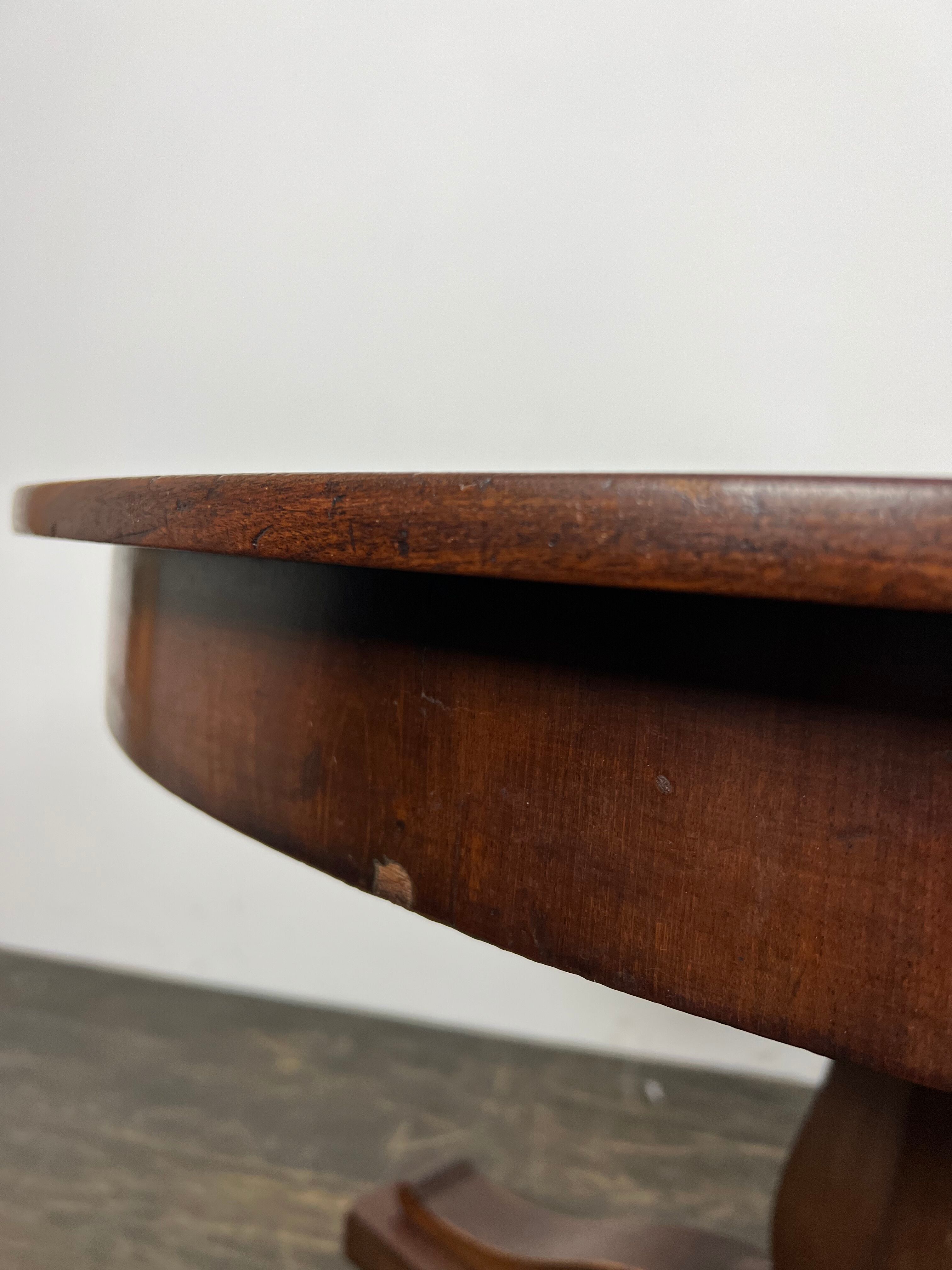 Mahogany center table Biedemeier