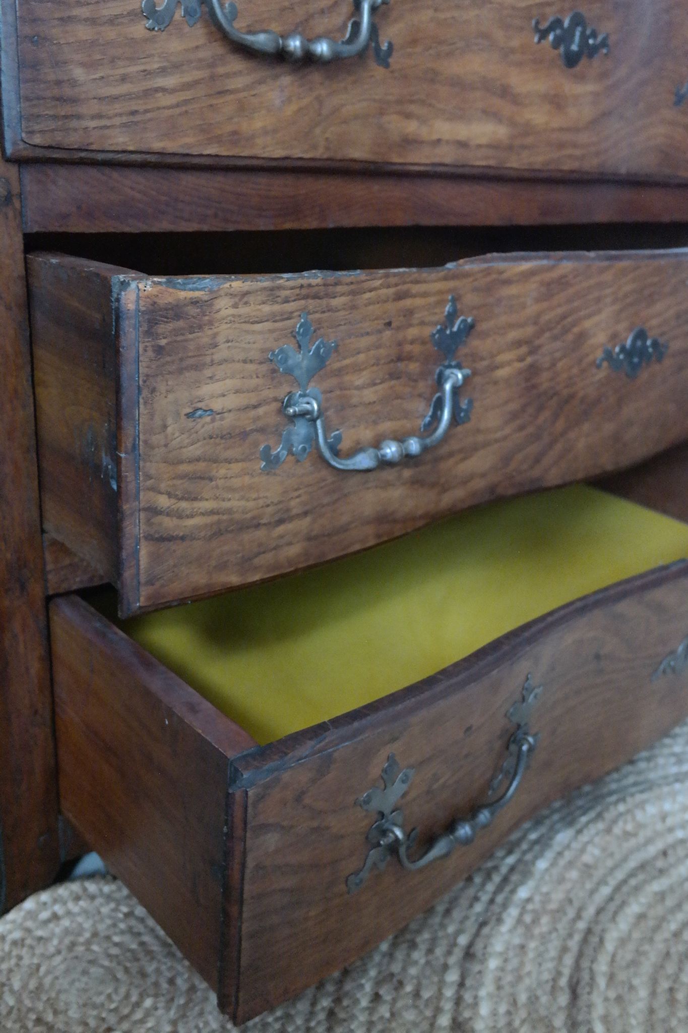 Chest of drawers country crossbow in oak xxth century