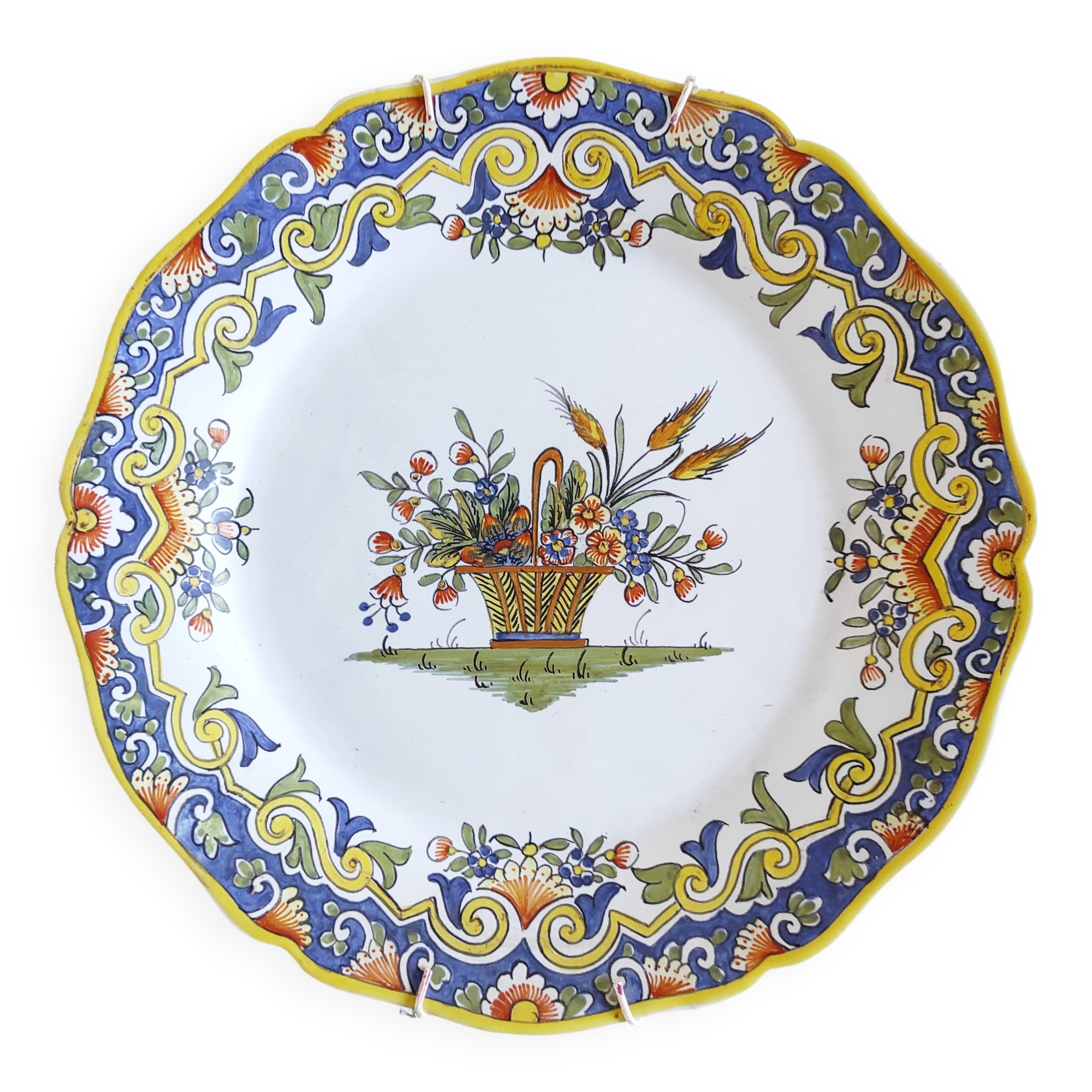 Rouen decorative plate with flower basket