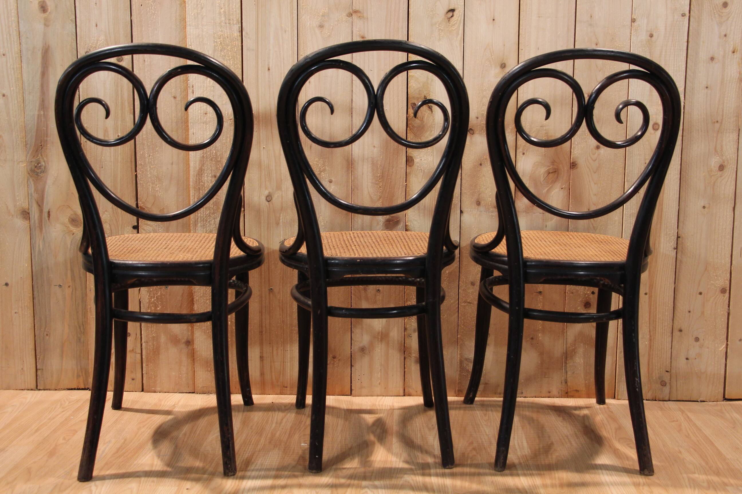 Series 6 Thonet chairs model no. 2