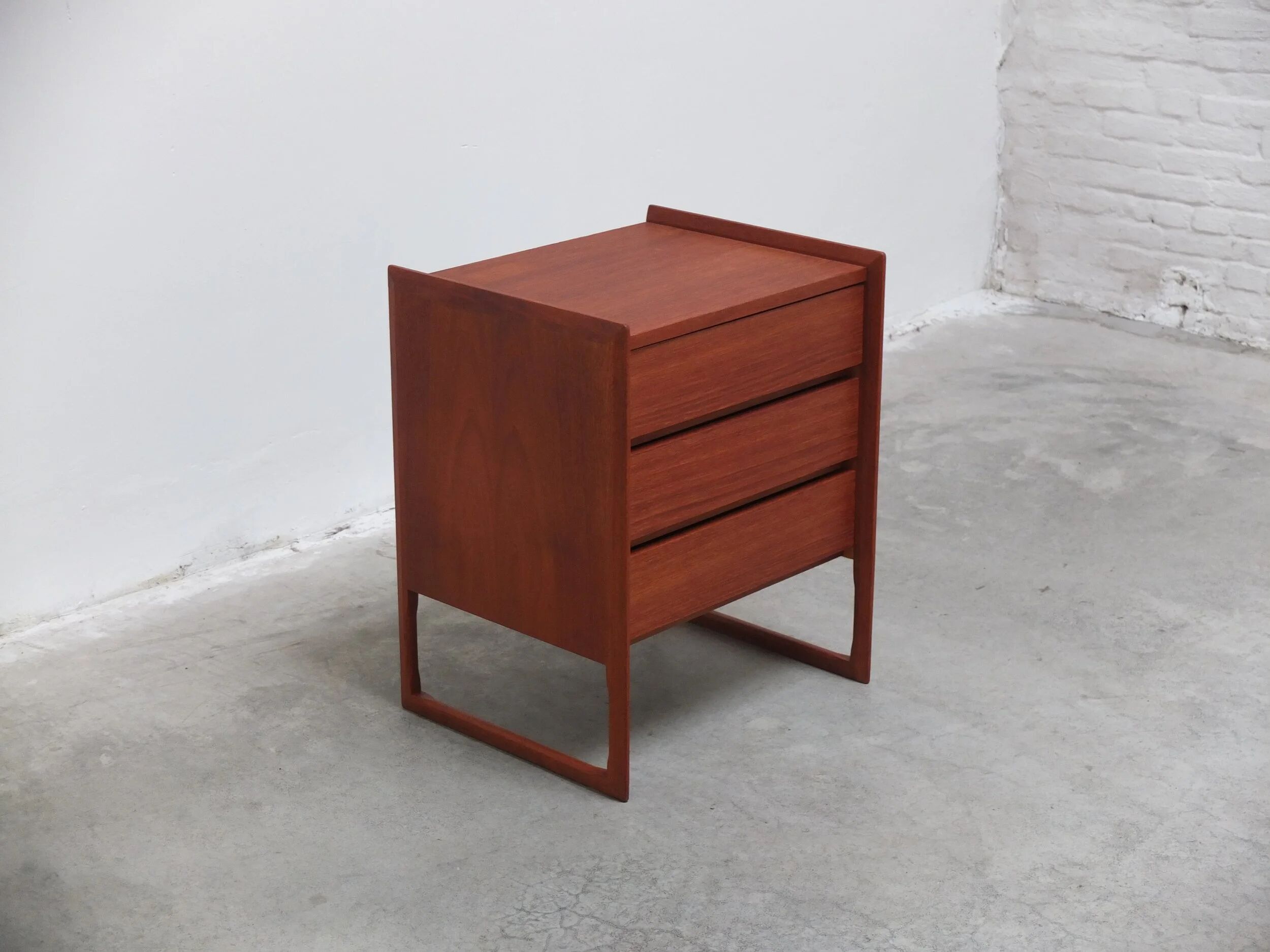 Danish chest of drawers in teak with sledge feet, 1960s