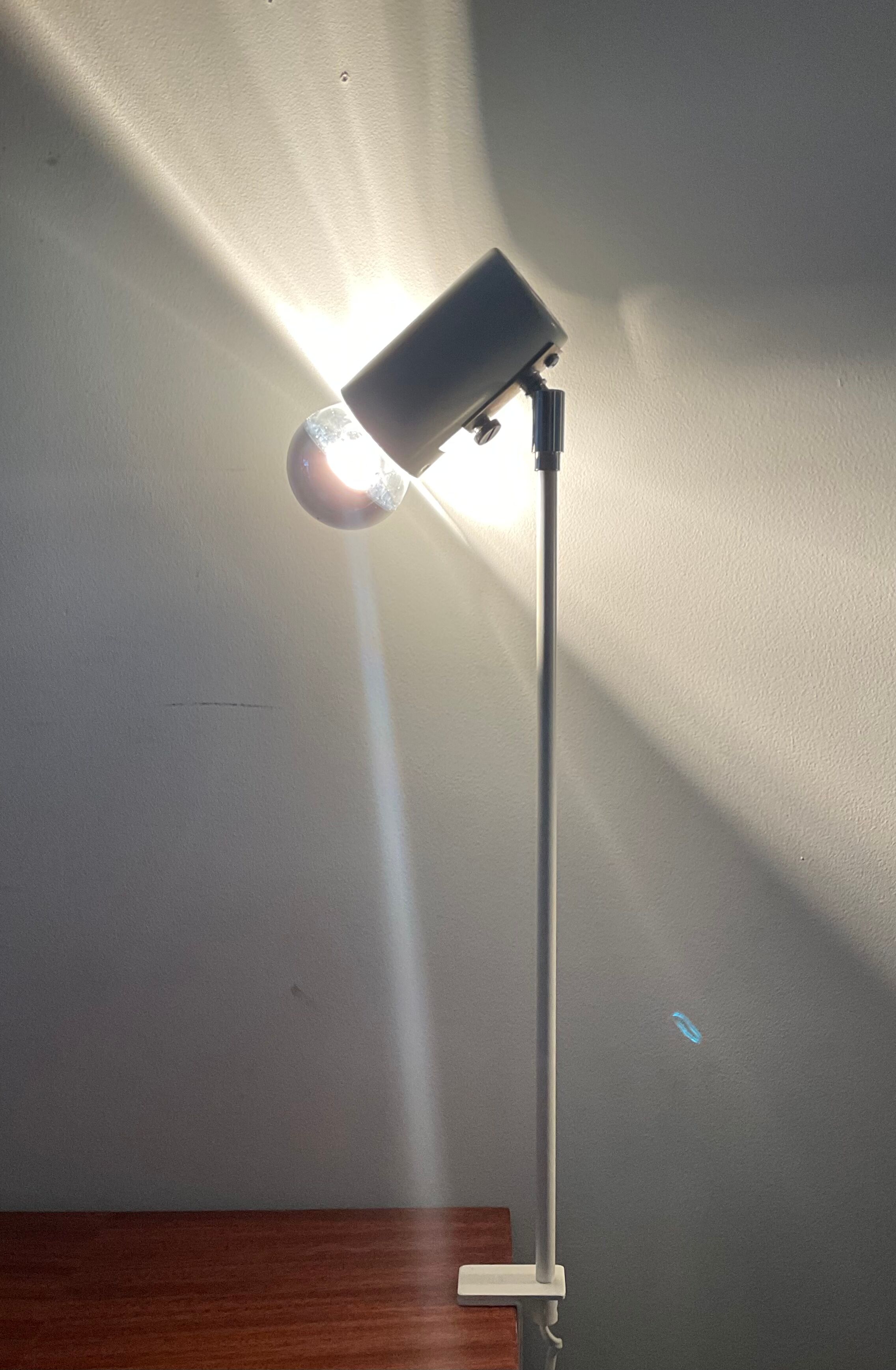 Articulated desk lamp from the 70s