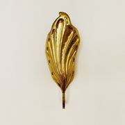 Set of 2 italian Mid Century Modern brass leaf shaped wall lamps by Tommaso Barbi