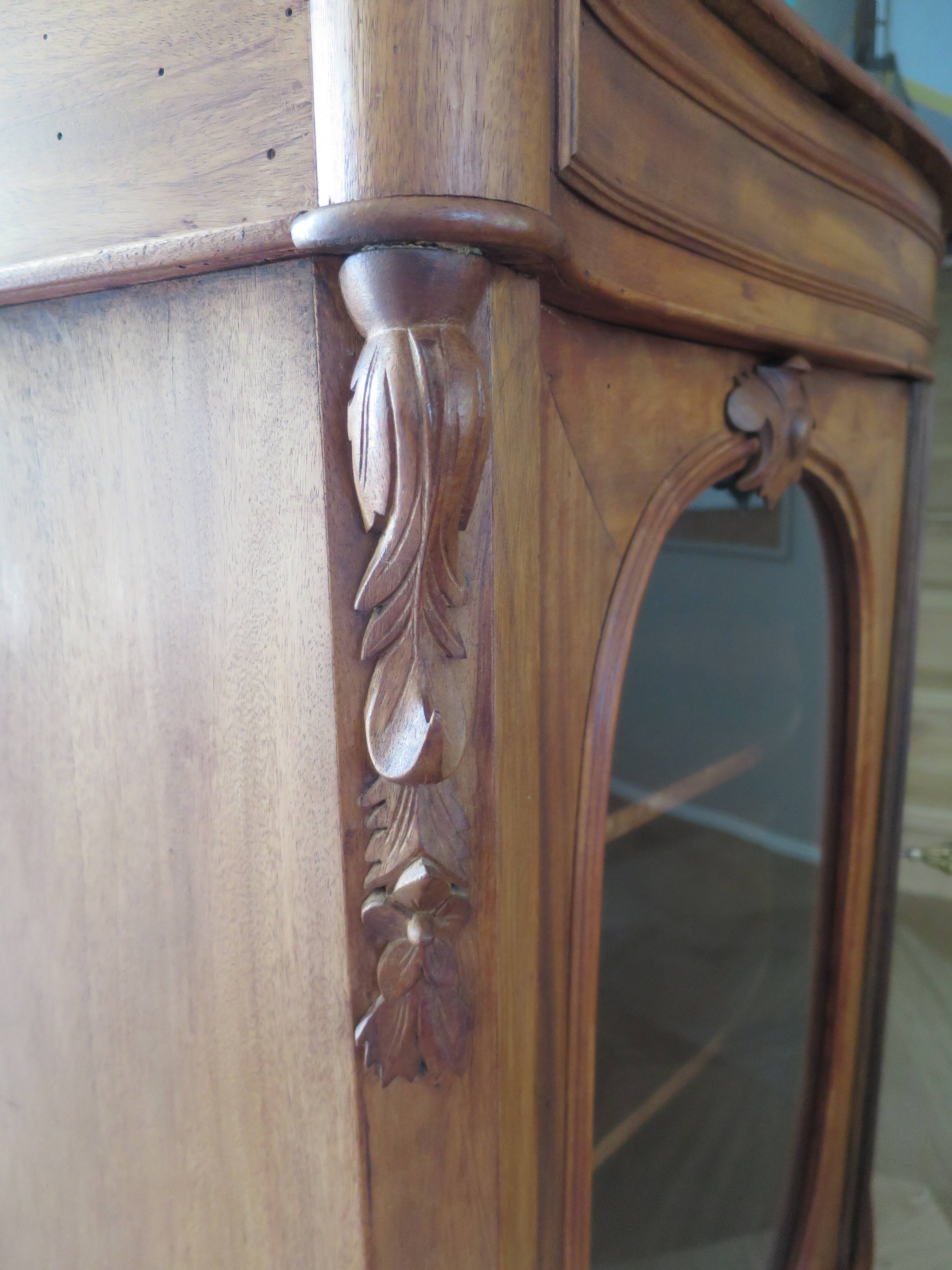 Curved showcase library carved wood 2 doors mahogany English style