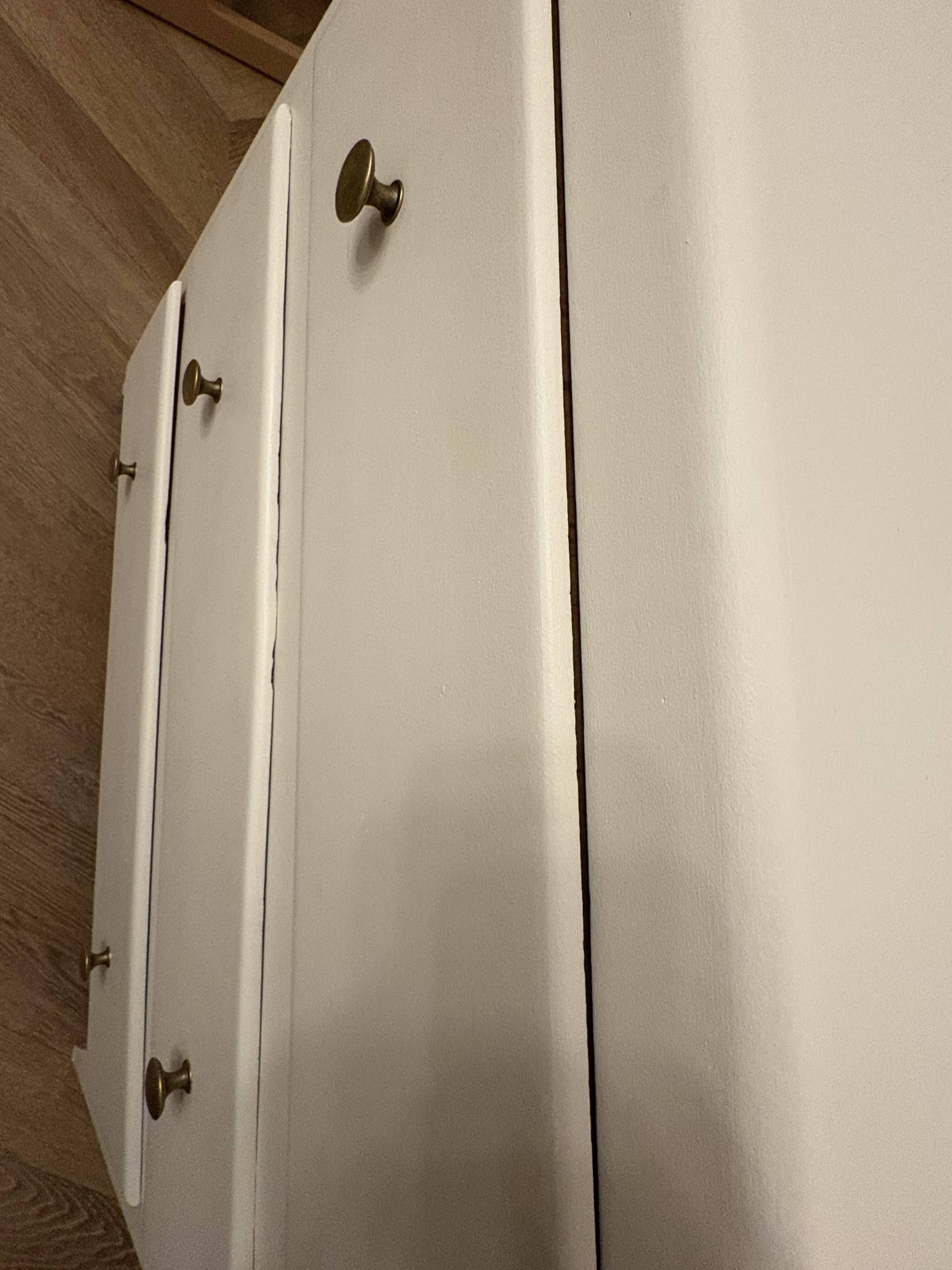 Commode parisienne
