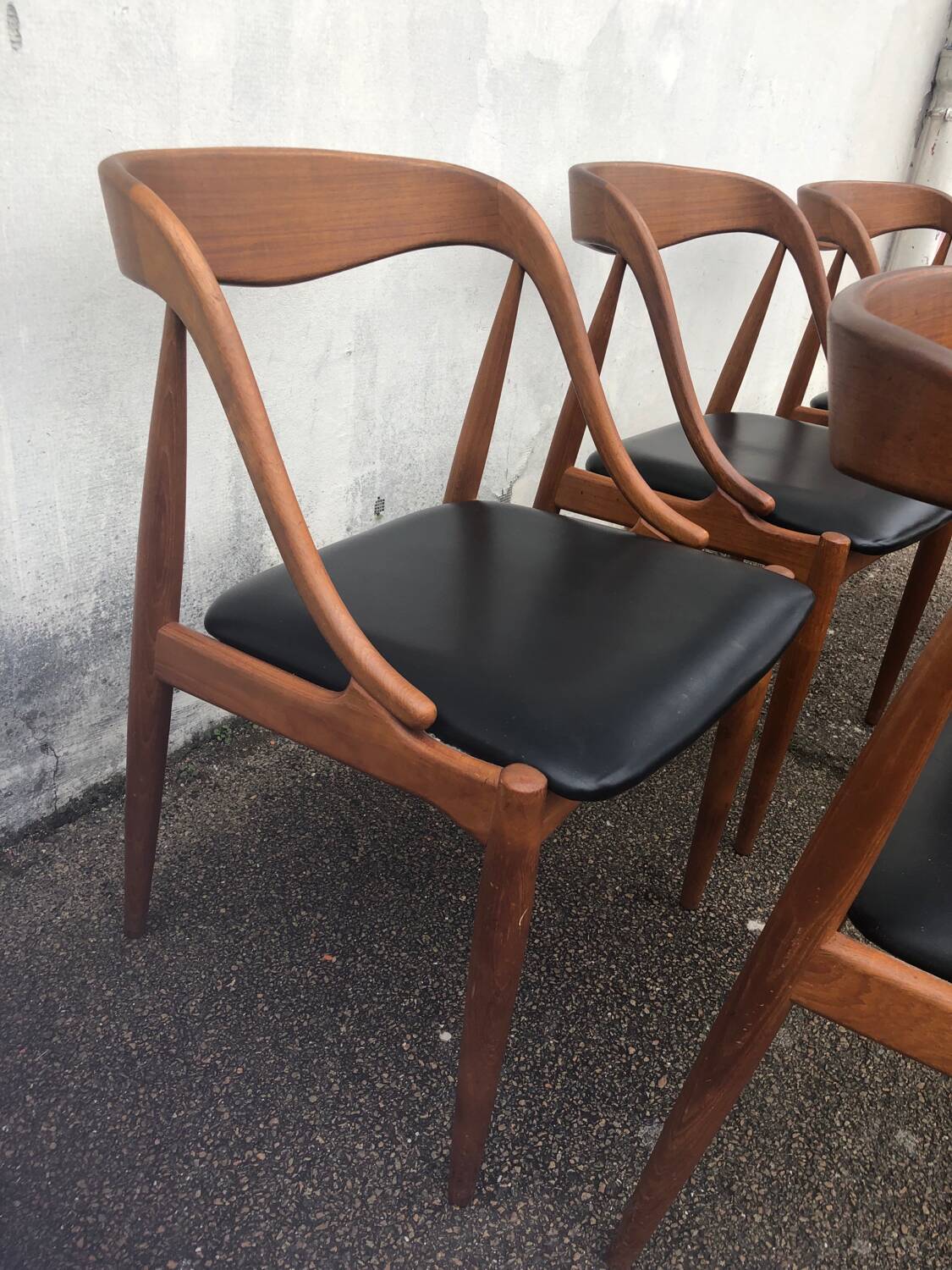Lot 6 Scandinavian Teak chairs by Johannes Andersen Samcom Circa 1960
