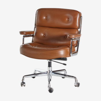 ES104 Lobby chair by Charles & Ray Eames for Vitra