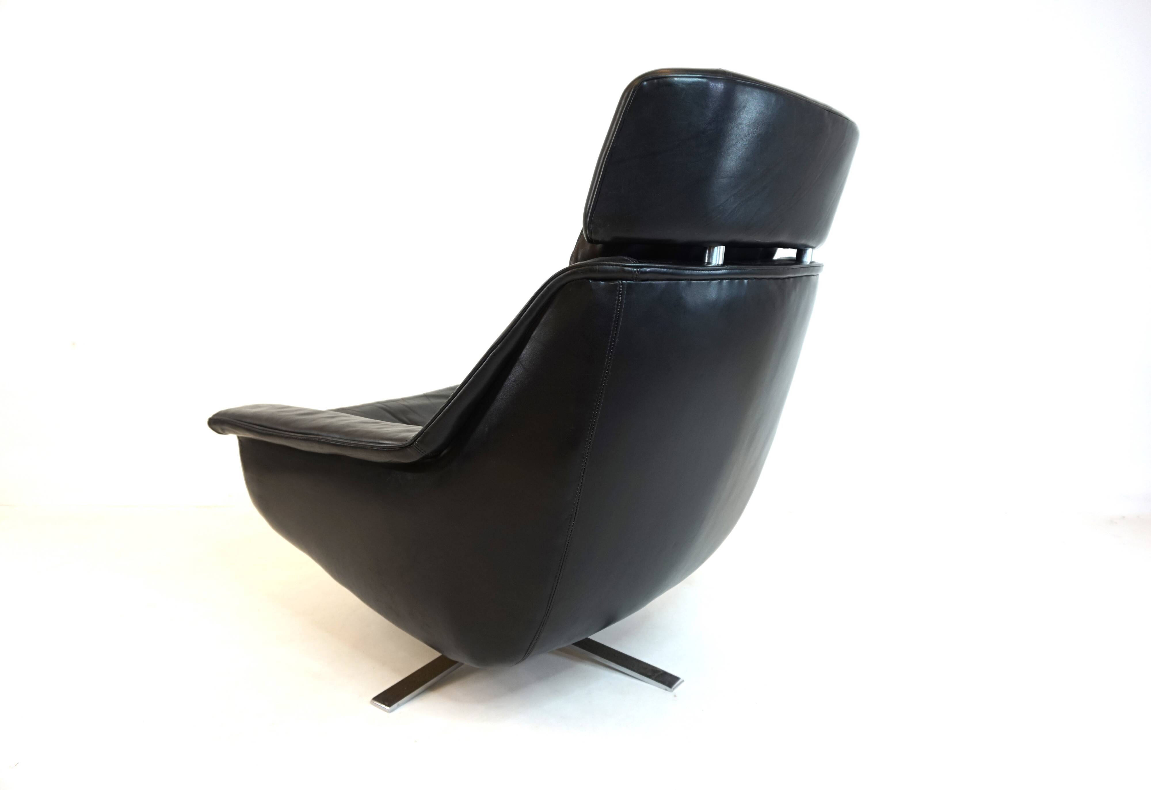 ESA leather chair 802 by Werner Langenfeld