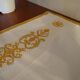 6 serviettes de table brodées blanches et camel 47 x 45