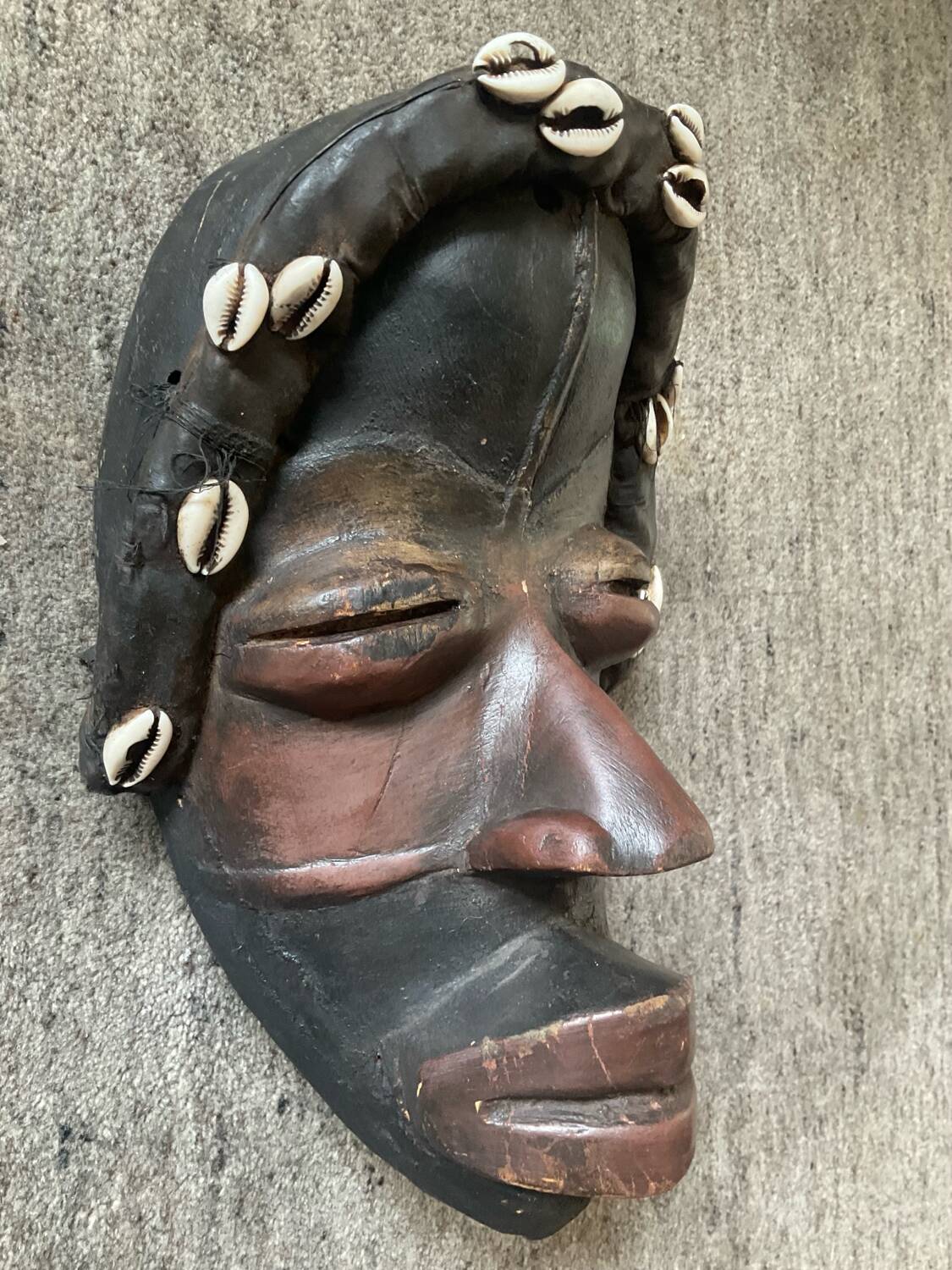 Ancien Masque tribal Dan en bois sculpté