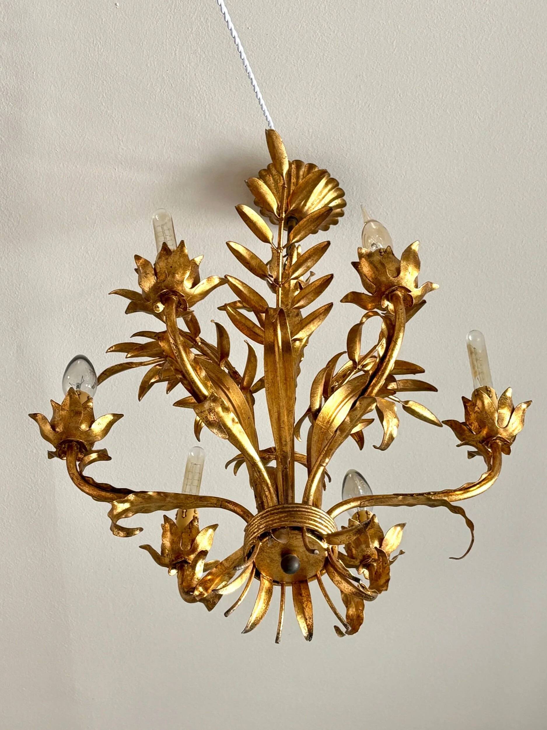 6-light chandelier in gold metal