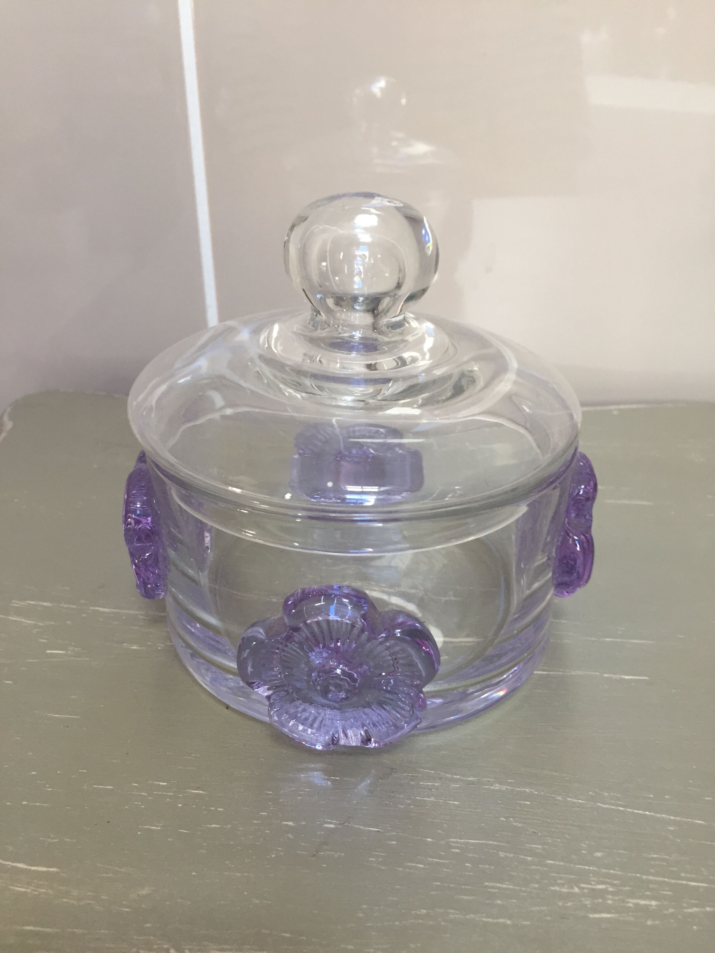 Three-piece glass-paste bathroom set