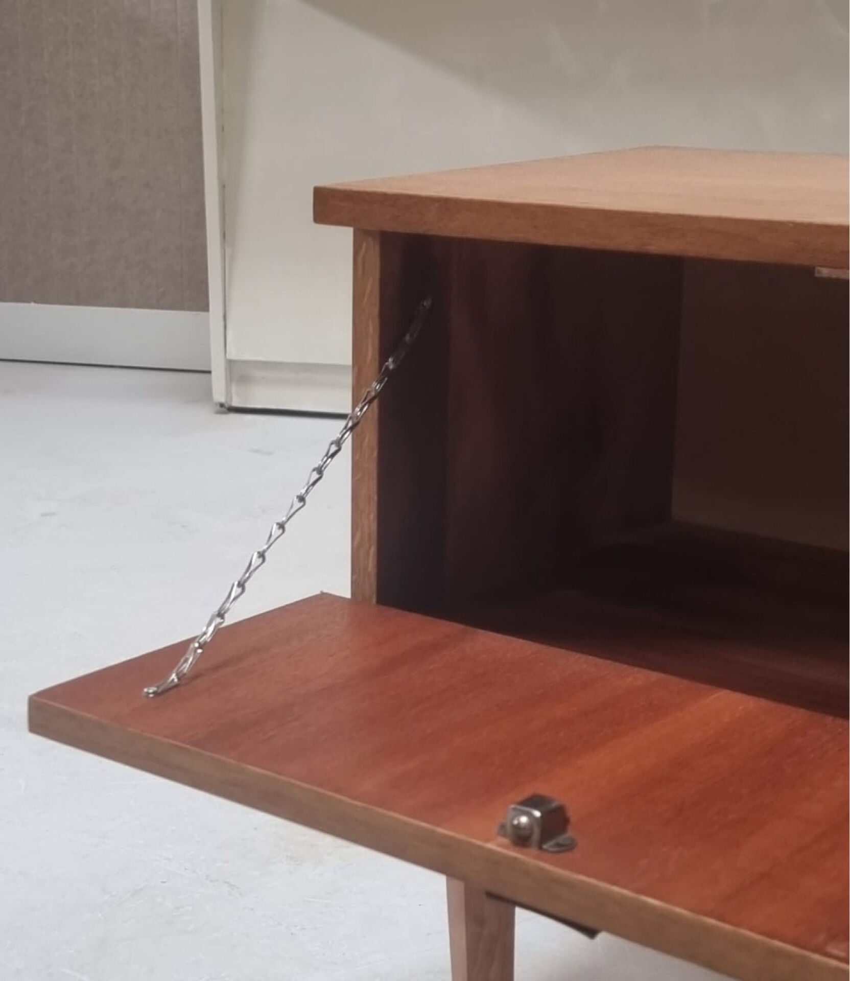 Tables de chevet du milieu du siècle
