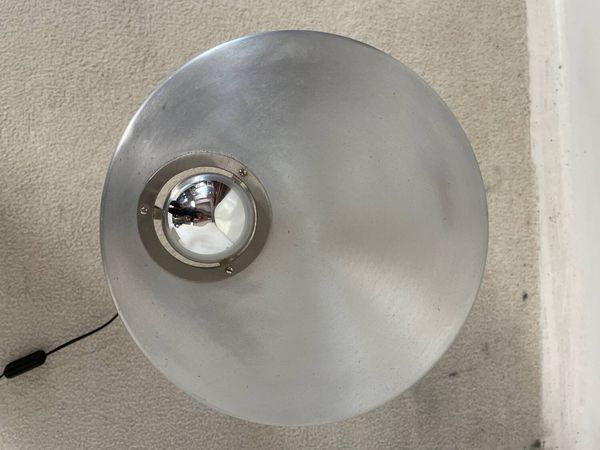 Lampe de bureau pied boomerang en métal vintage