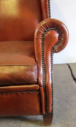 Club to ears convertible sofa