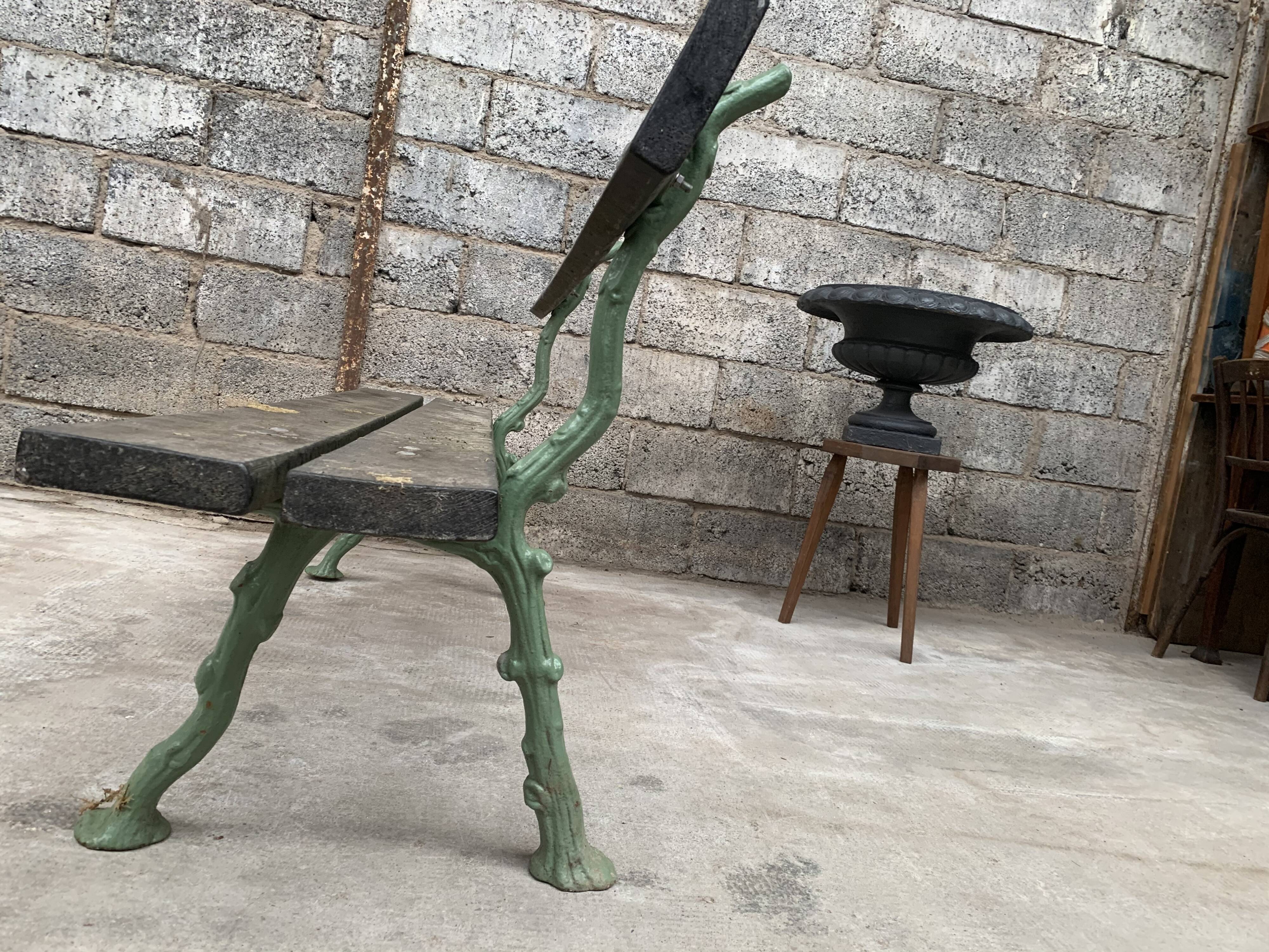 Former early 20th cast iron garden bench