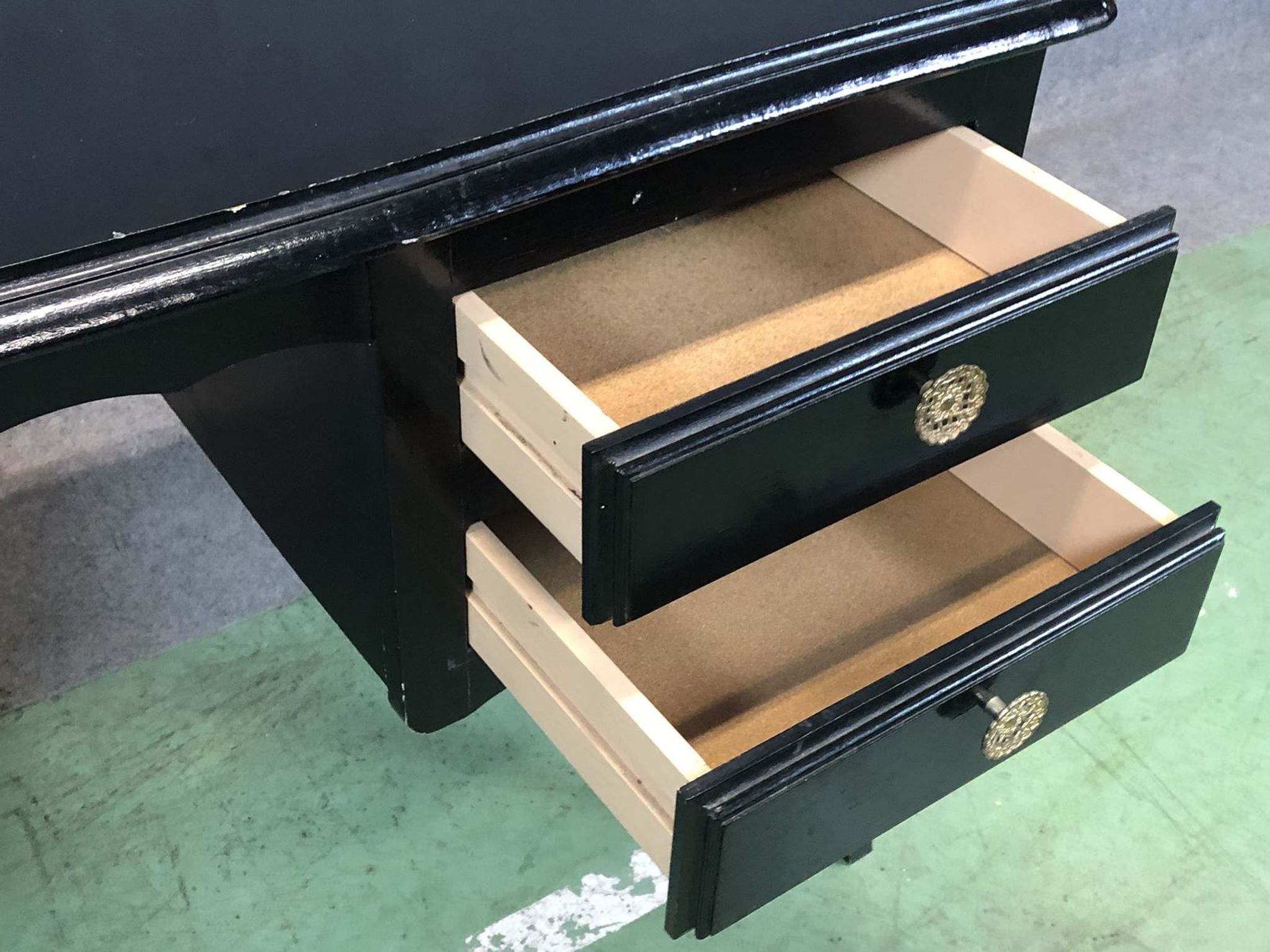 Desk 60