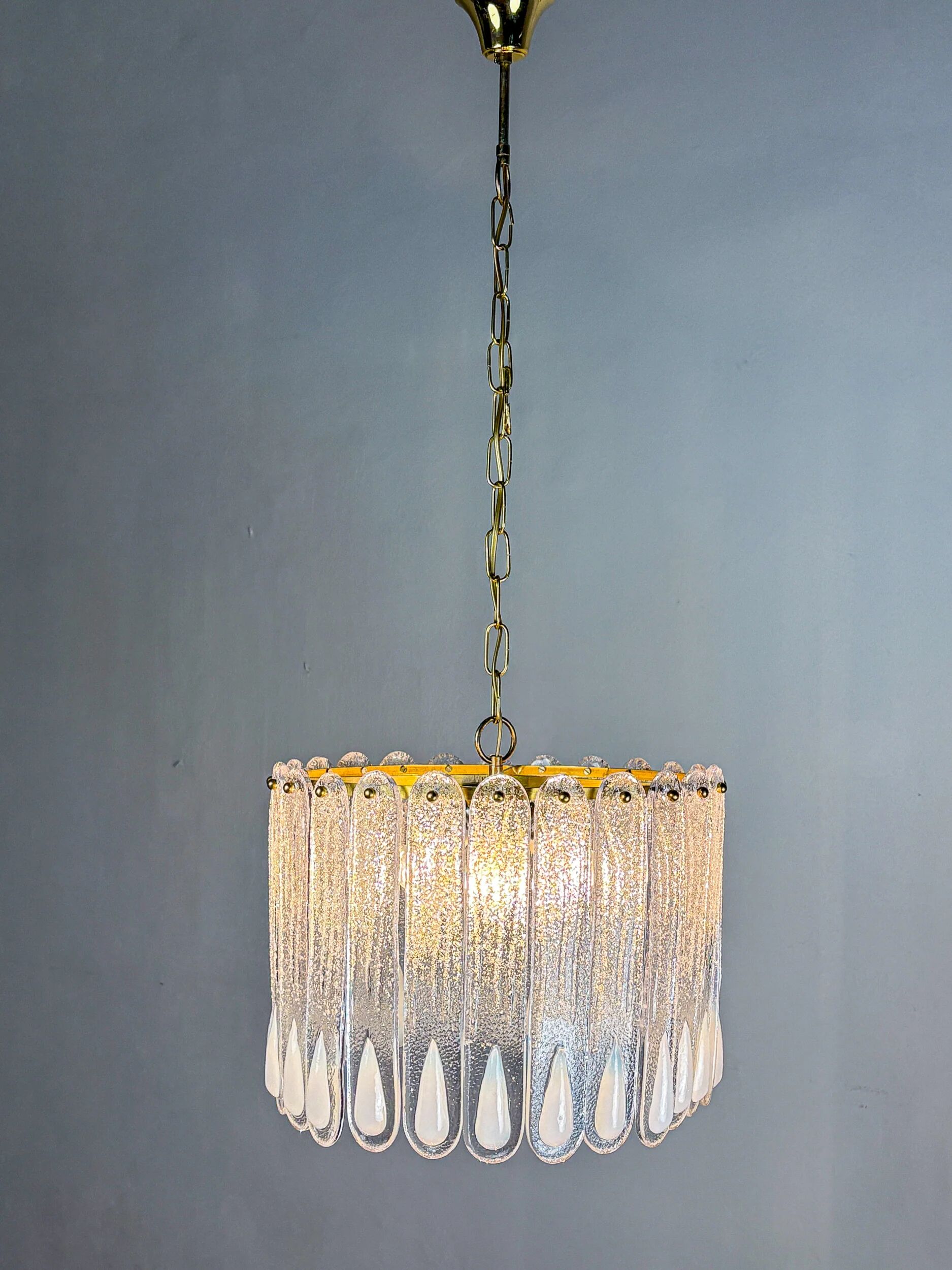 Murano Mazzega chandelier, iridescent white frosted glass, Italy 1960