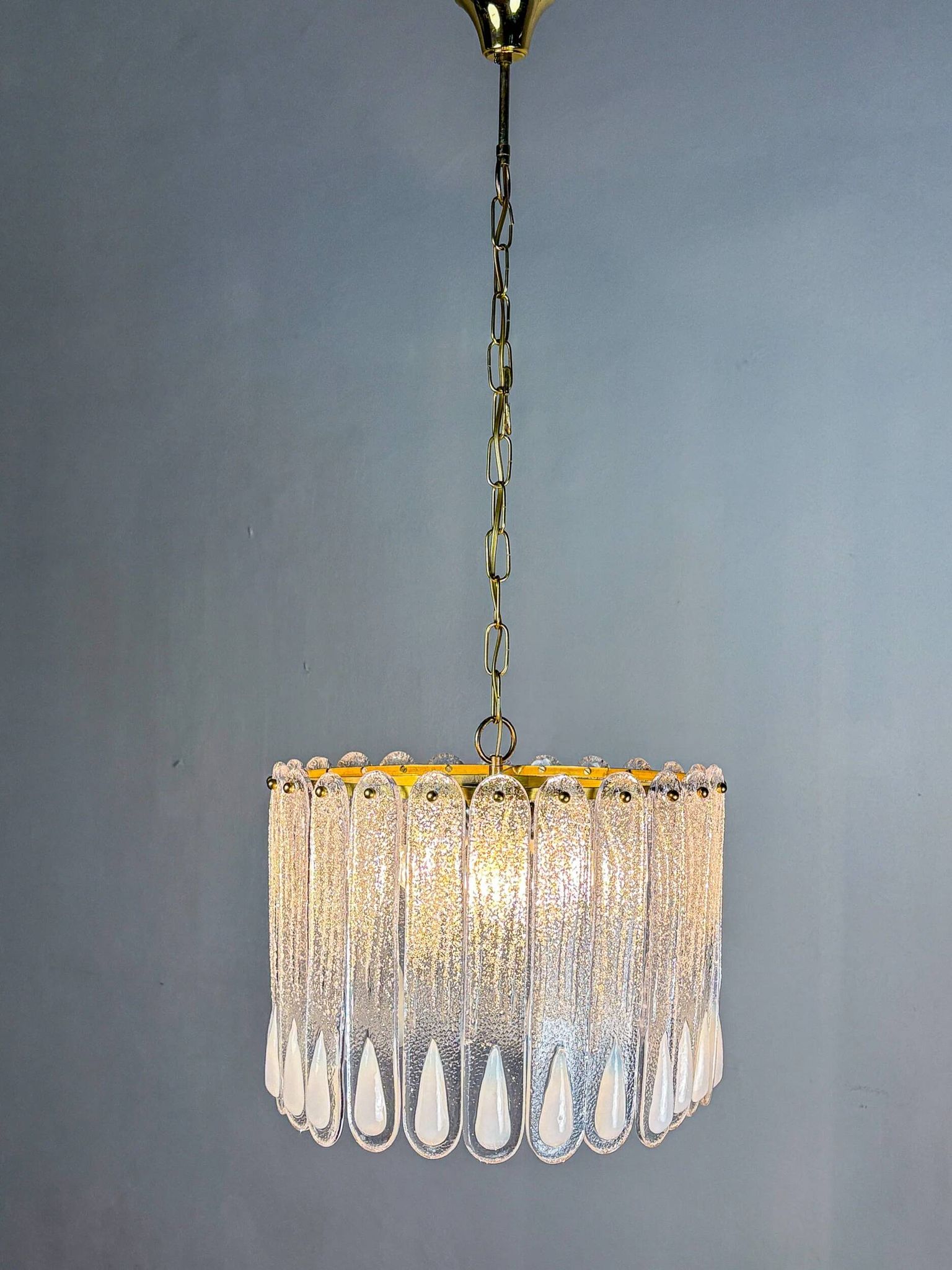 Murano Mazzega chandelier, iridescent white frosted glass, Italy 1960