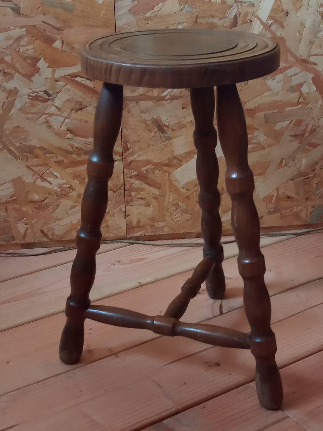 Tripod stool with turned legs