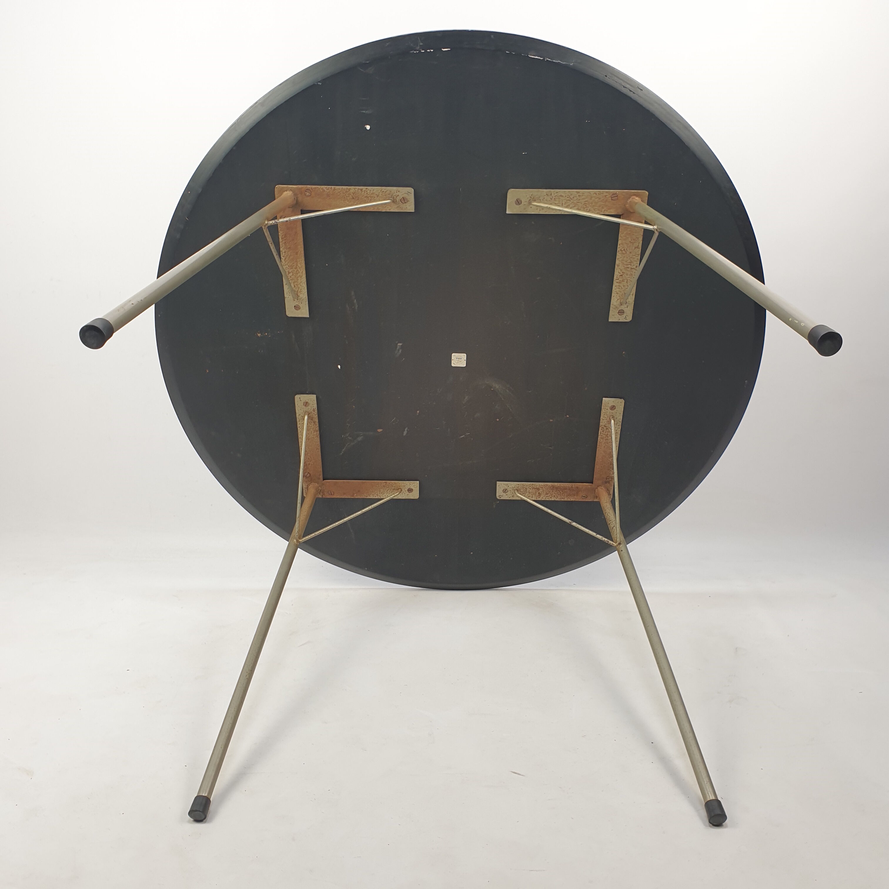 Round dining table model tm41 for Pastoe, 1960s