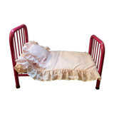 Lit de poupée en métal rose