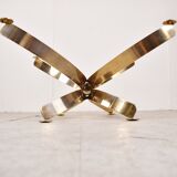 Table basse italienne en laiton et verre fumé, années 1970