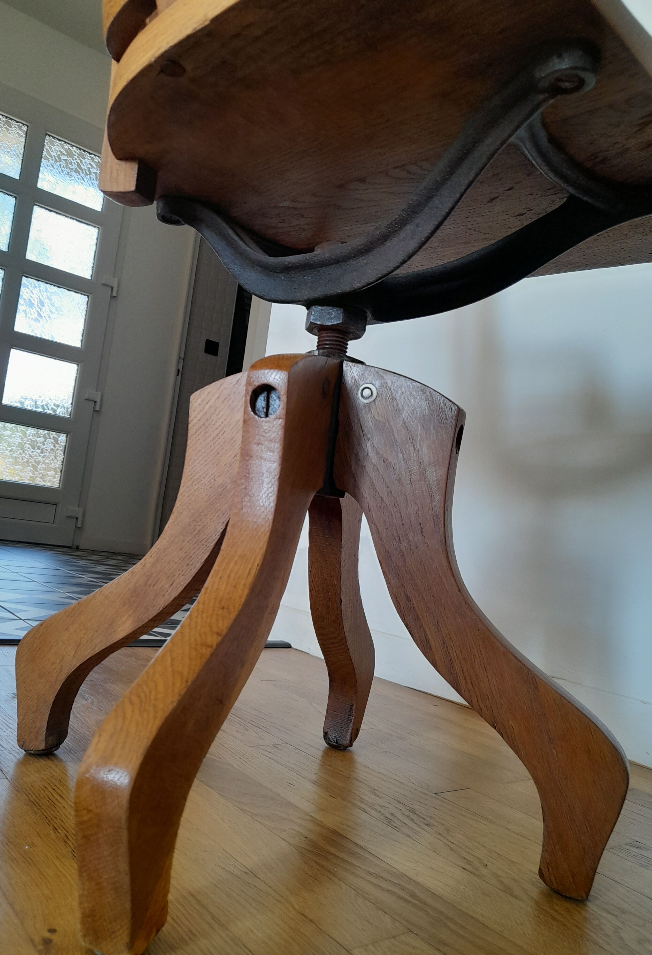 American office chair from the 30s