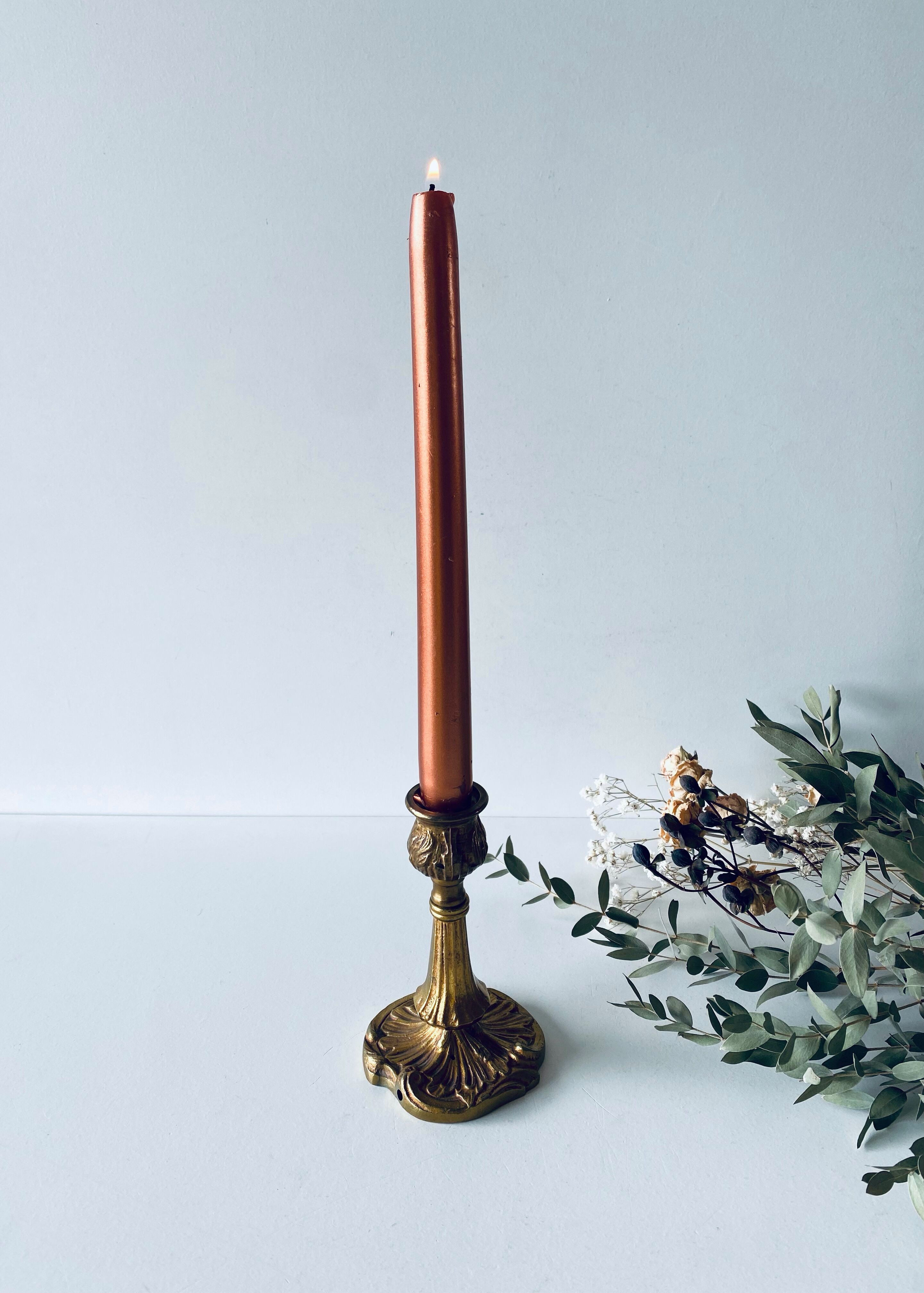 Bougeoir classique ancien en bronze doré