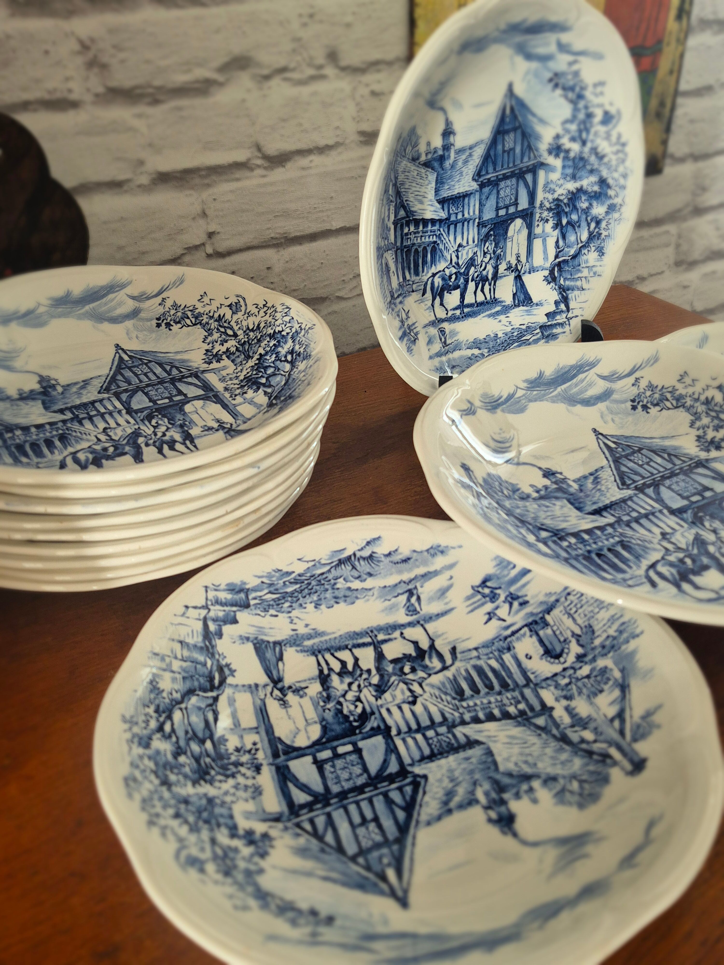 Set of 12 vintage deep plates Gien and Wedgwood 1967-71