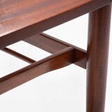 Table basse avec étagère ajourée
