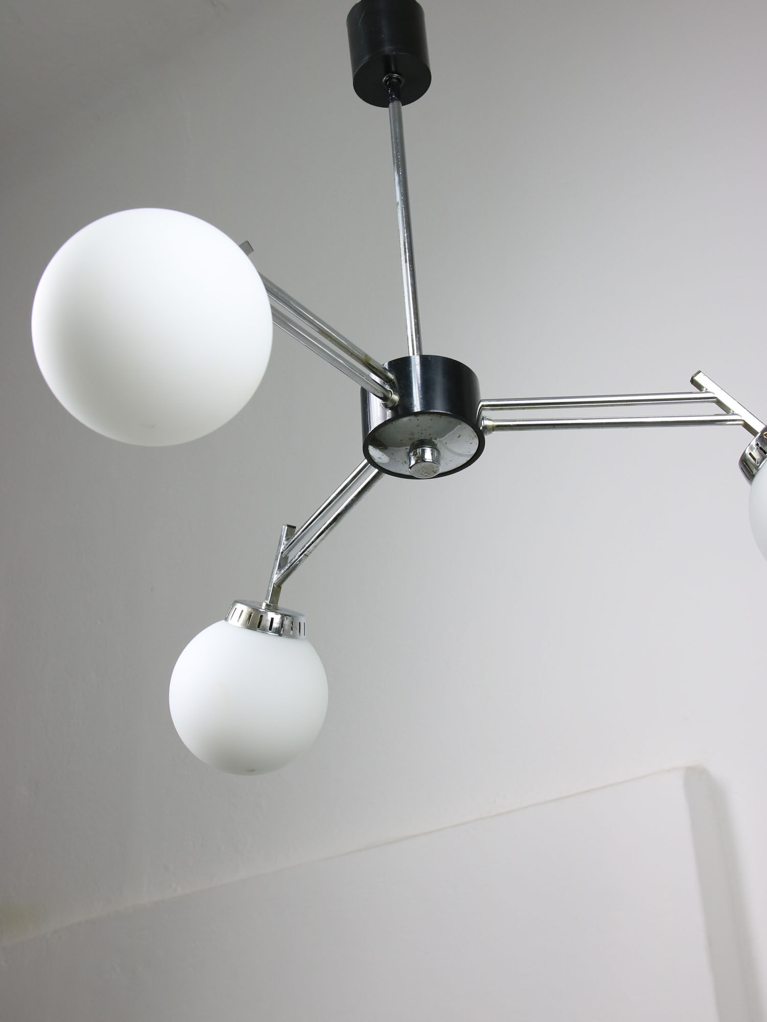 Lustre italien à 3 bras chromé et opaline