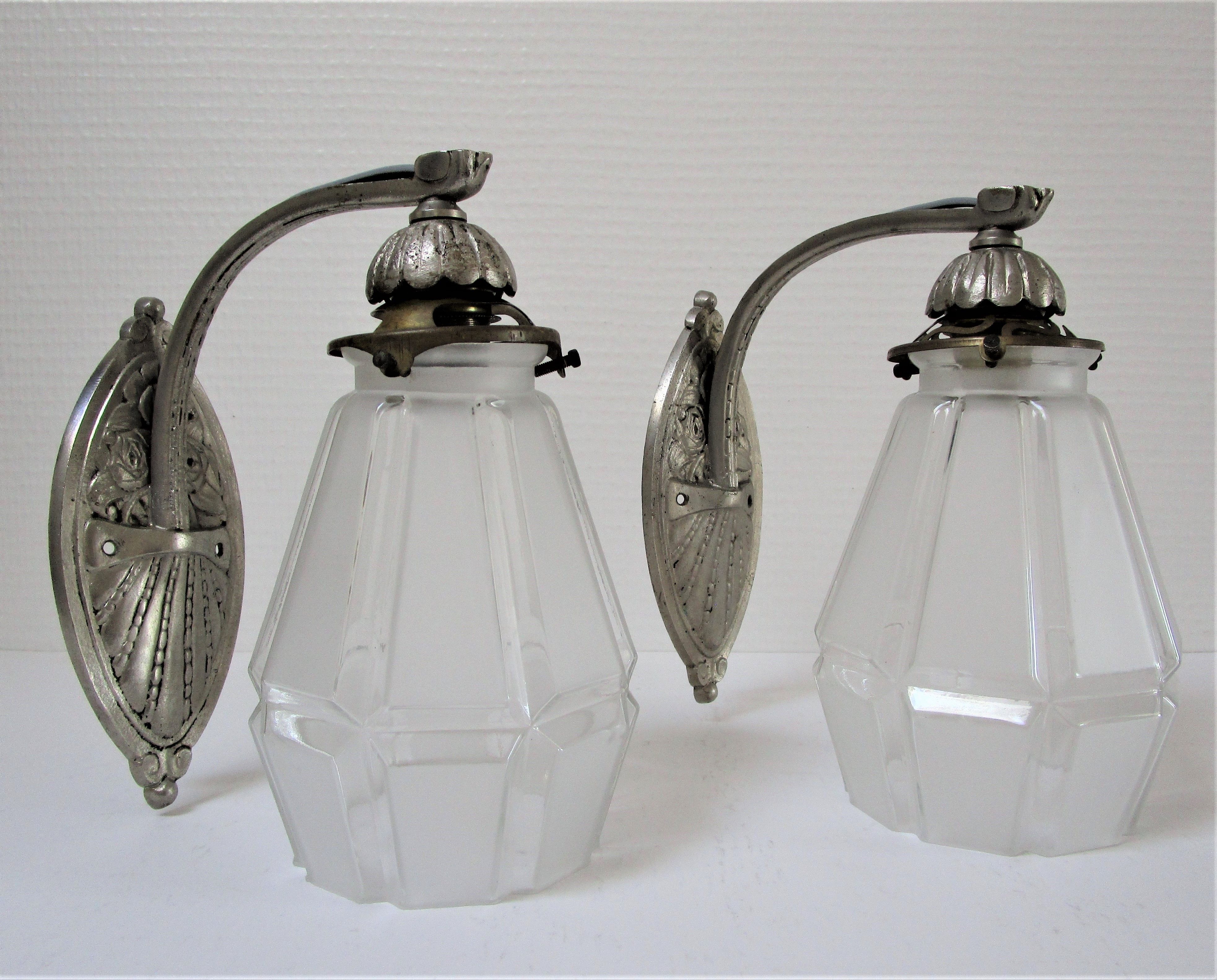 Pair of art deco glass and metal sconces 20/30