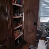 Armoire ancienne chêne massif entièrement chevillée très bon état