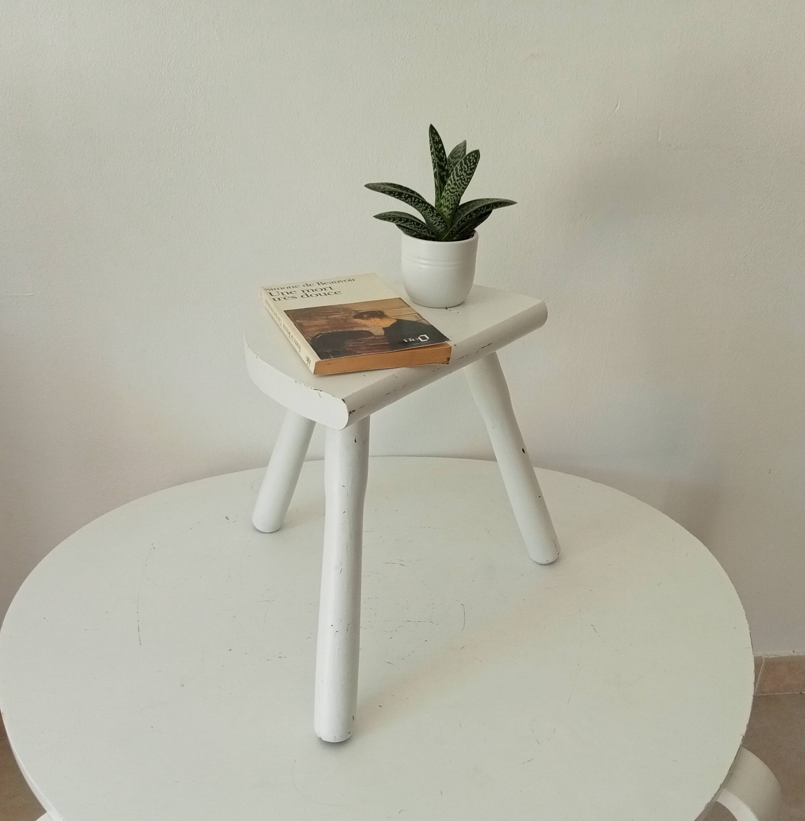Vintage tripod milking stool