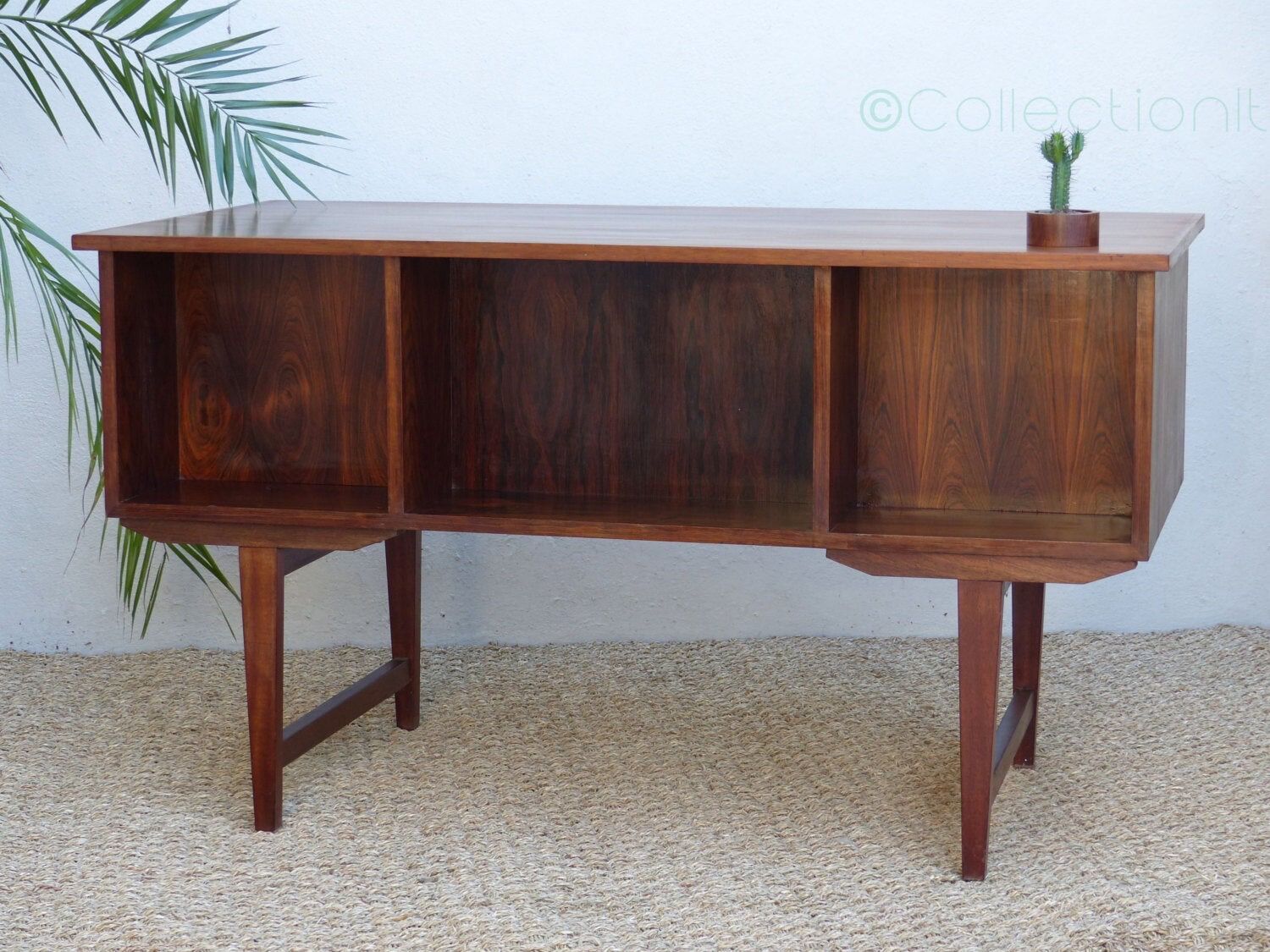 Scandinavian rosewood desk in Rio