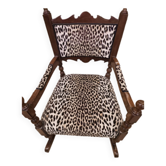 Fauteuil rocking-chair imprimé léopard