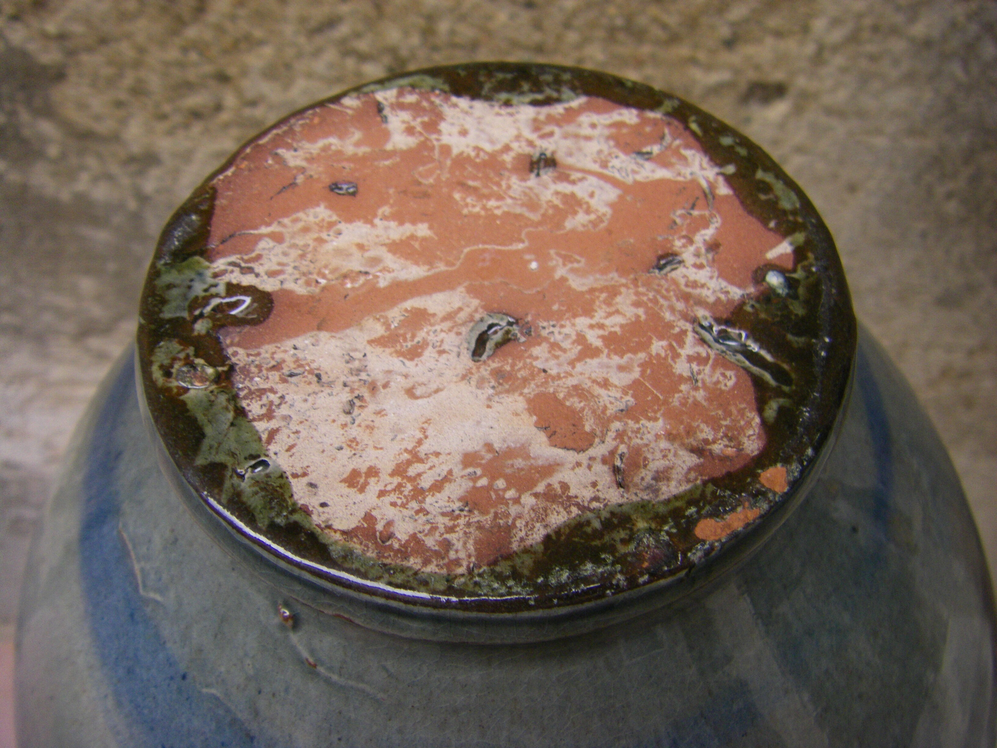 Vintage spinning top vase