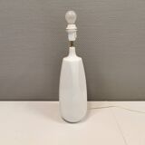Large table lamp in white porcelain, designed by Axel Larsen for his own company Axella  in the 70s