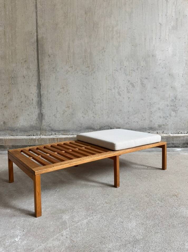 Early edition bench AT-18 by Hans J Wegner for Andreas Tuck