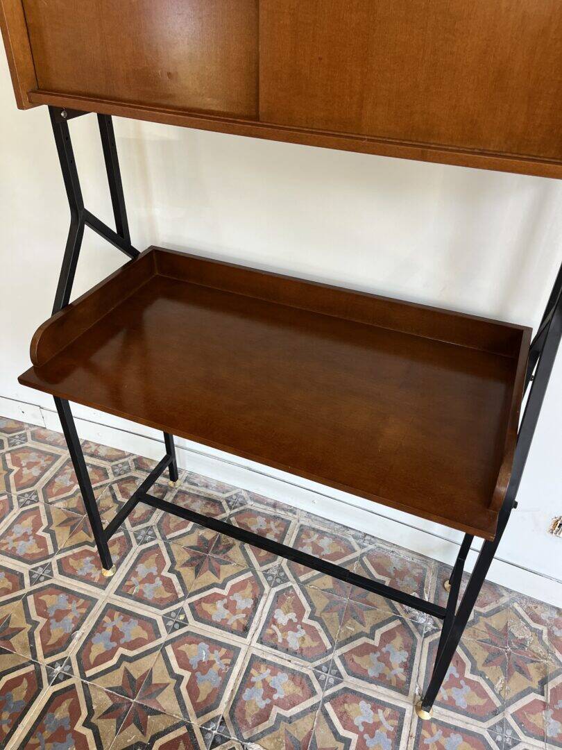 Freestanding wall unit with desk