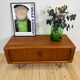 Sideboard bas Dyrlund avec portes escamotables en teck, Danemark 1960