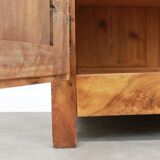 Walnut chest of drawers