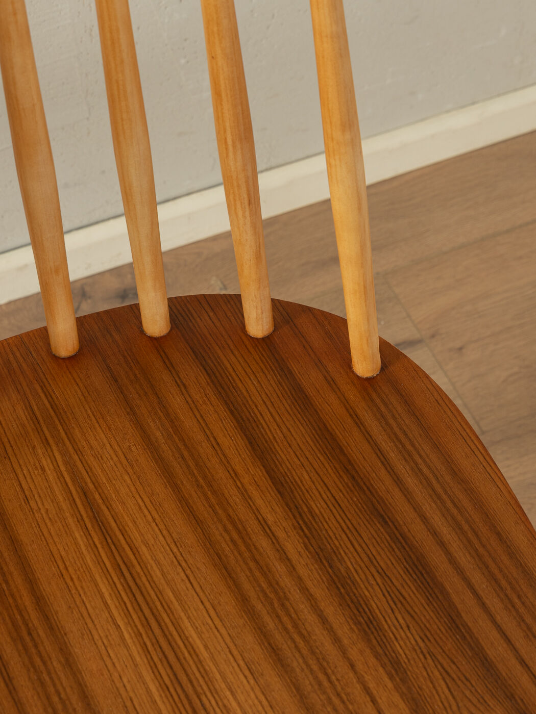 Chaises à broche dans le style d'Ilmari Tapiovaara, années 1960, ensemble de 5