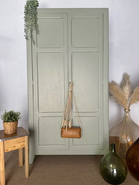 Armoire parisienne