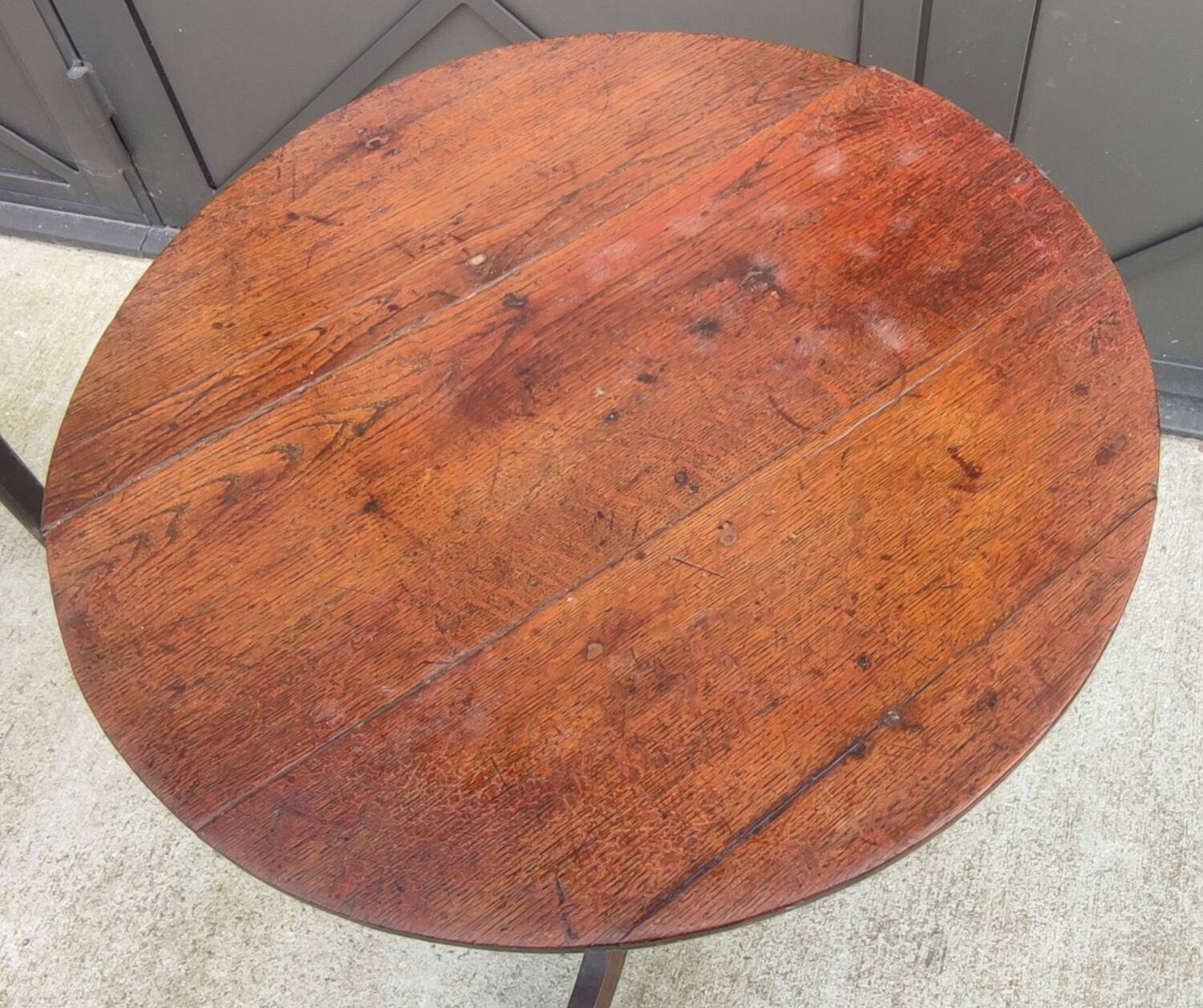 Old wooden pedestal table/side table