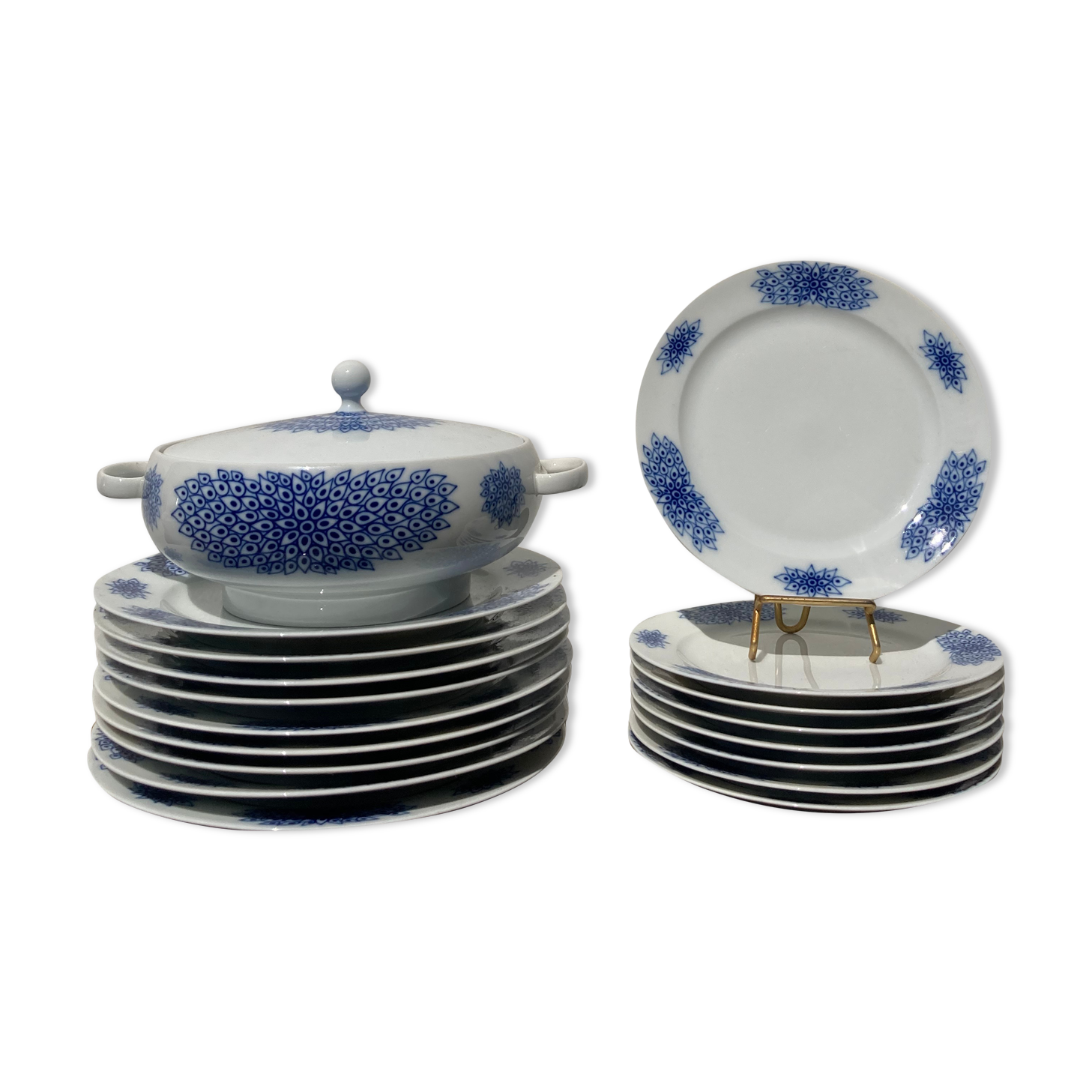 Service 8 personnes allemand bleu assiettes avec une soupière