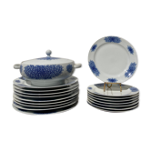 Service 8 personnes allemand bleu assiettes avec une soupière